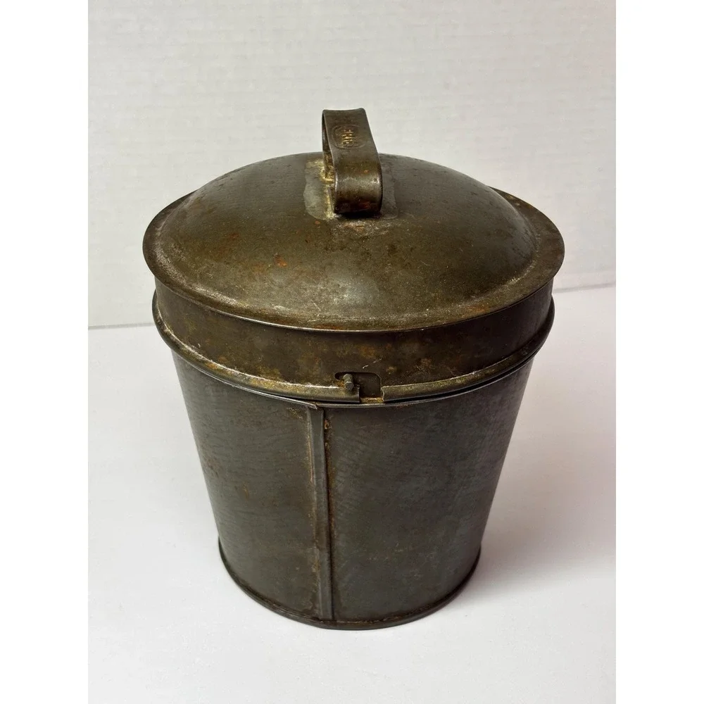 Bundt Cake Pan Jell-O Mold Locking Lid Triangle Vintage Fries